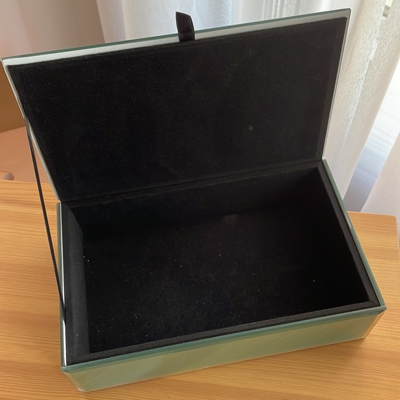 Glass mirror jewellery box - Picture 2 of 5